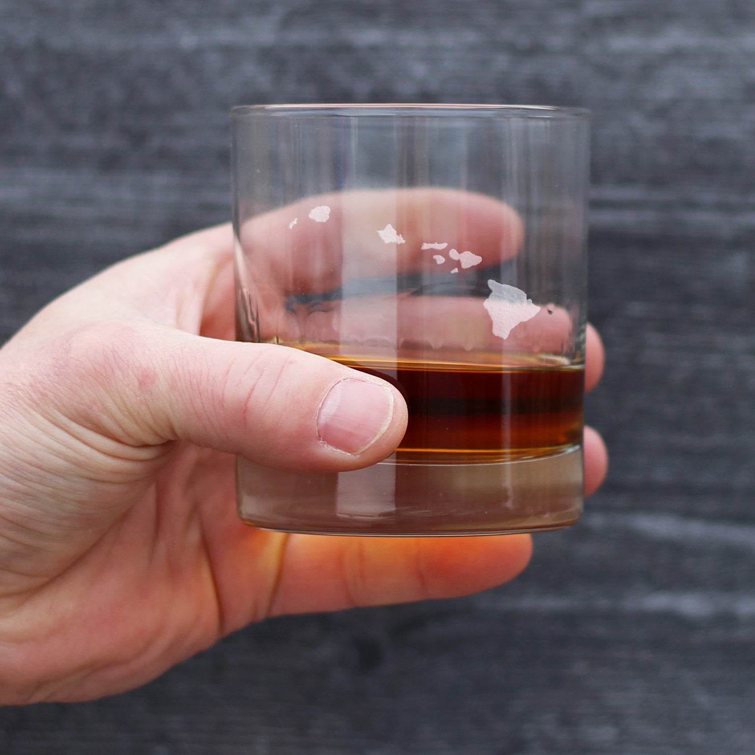 Hawaii State Outline Whiskey Rocks Glass - State Themed Drinking Decor and Gifts for Hawaiian Women & Men - 10.25 Oz Whisky Tumbler Glasses